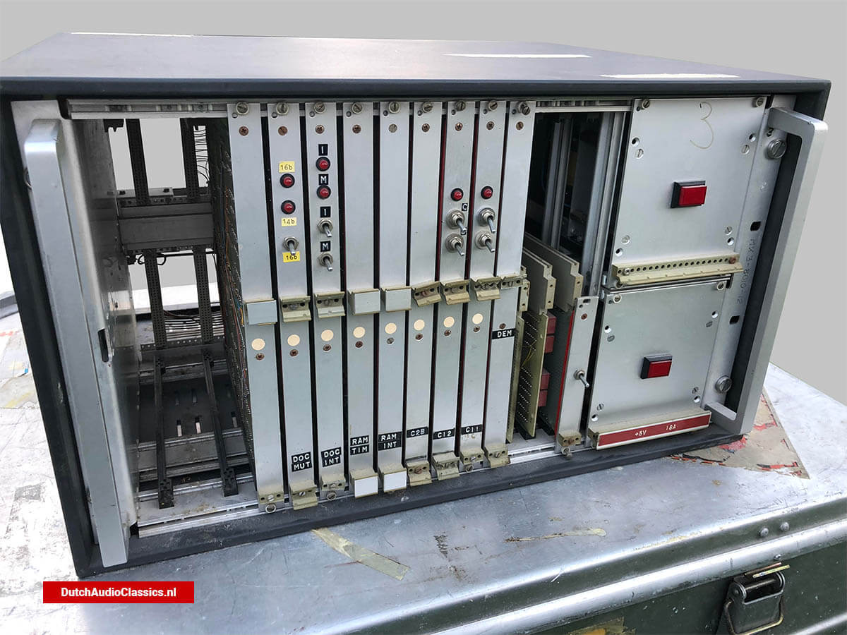 Philips test unit to establish Compact Disc format