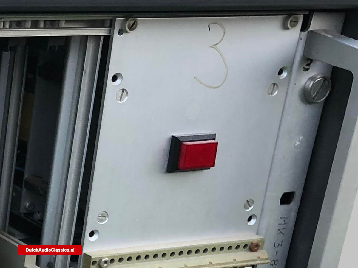 Philips test unit to establish the Compact Disc format