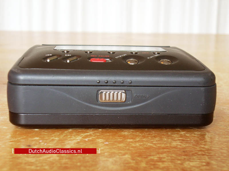 PHILIPS DCC 170 ポータブルカセットレコーダー Philips DCC170 « DCC Museum