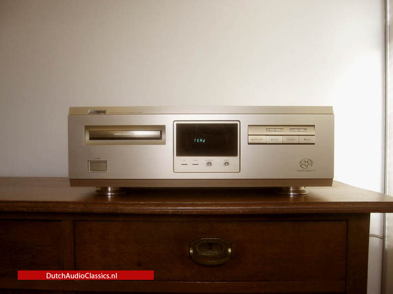 Philips SCD2000 multichannel SACD player prototype